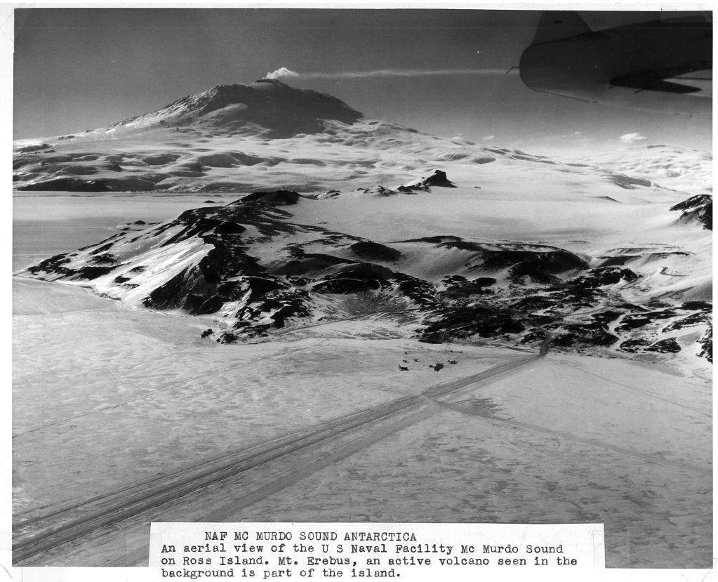 [Image: MCM_11_4_58.jpg]