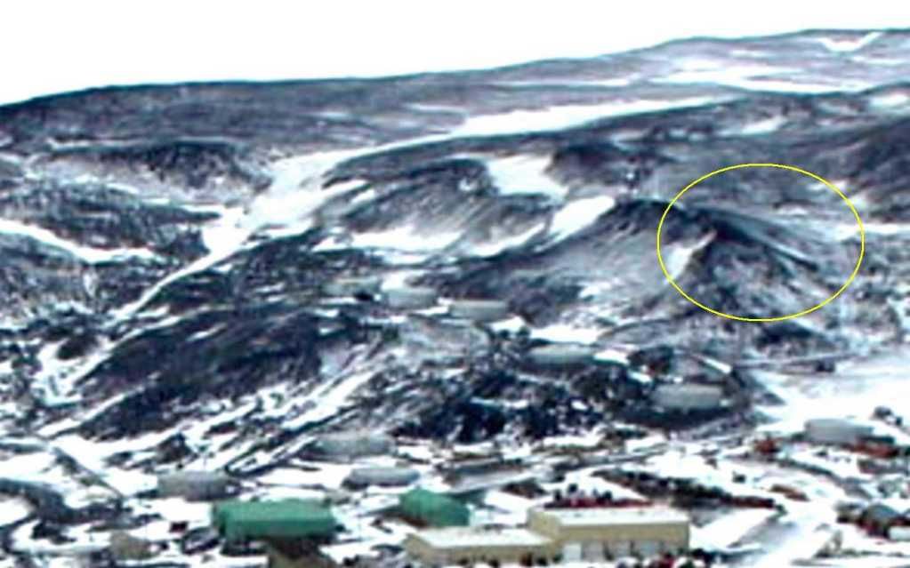 [Image: from5421341-benhmarkedufo.jpg]